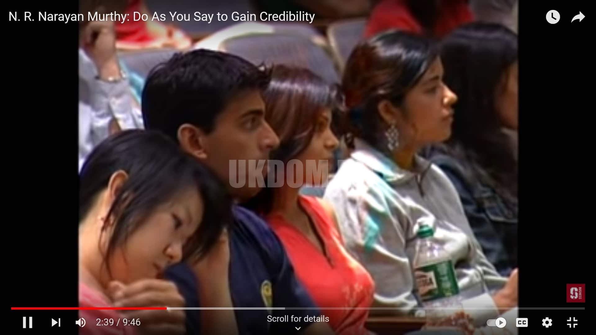 Риши Сунак увлеченно слушает лекцию Нарьяна Мурти в 2009 году. С одной стороны Акшата Мурти, будущая жена Премьера Англии.