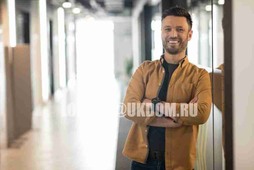 Инноватор — это предприниматель, который не просто генерирует уникальные бизнес-идеи, но и обладает способностью превращать их в жизнеспособные и масштабируемые бизнес-модели. Такие люди могут видеть потенциал там, где другие видят препятствия, и обладают редким сочетанием творчества, решимости и способности к риску.