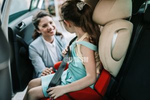 Водитель должен подбирать кресло по возрасту и уметь закреплять его правильно.